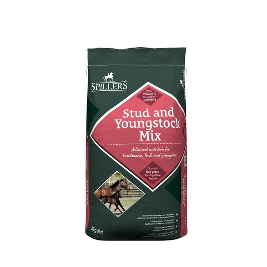 Spillers Stud and Youngstock Mix for horses on a white background